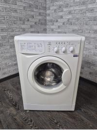 Стиральная машина Indesit WISL 105 Стиральная машина Indesit WISL 105